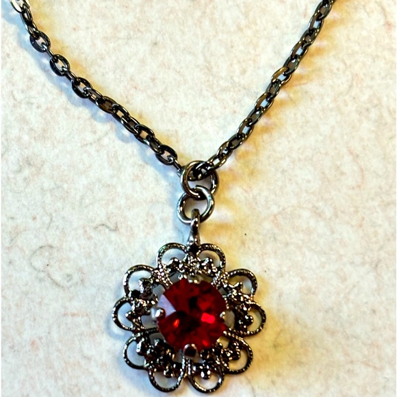 Red/Siam Swarovski Crystal Necklace -NWT - Picture 1 of 8